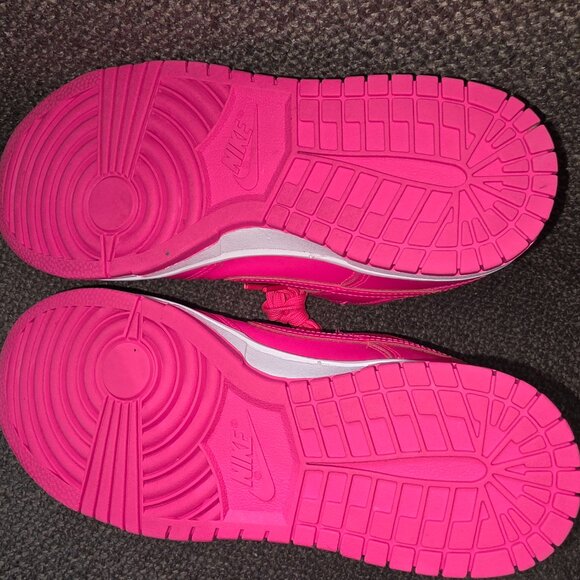 Nike Dunk Low Hyper Pink - Picture 5 of 6